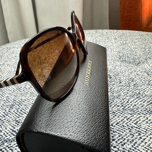 Burberry Butterfly Sunglasses - Picture 4 of 6